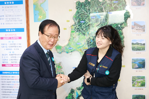 Y식자재마트 절임배추 기부 전달식 (2).JPG