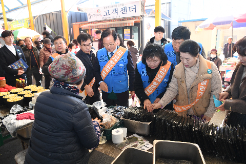 봉동 설맞이 전통시장 장보기 행사 (9).JPG