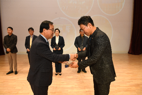 직원월례회 (48).JPG