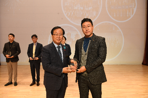 직원월례회 (49).JPG
