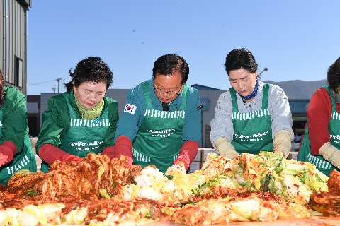 고산면부녀회 김장김치 나눔행사 (10).JPG