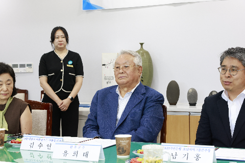 KB후원 작은도서관 조성사업 업무협약식 (12).JPG