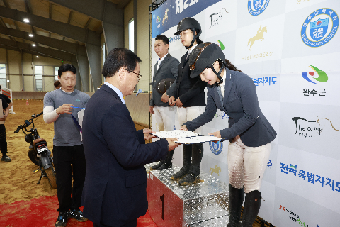 제2회 만경강배 승마대회 (21).JPG