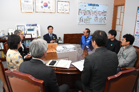 산불피해지역 성금 전달식 (8).JPG