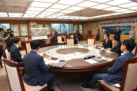 UPS 안전성 평가센터 선정 업무협약식 (11).JPG