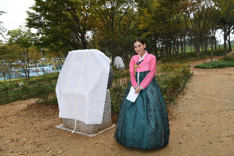 만가리 시비 제막식 (6).JPG