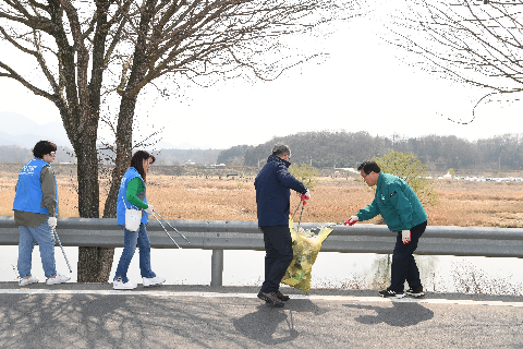 안보자문협의회 만경강 정화활동 (73).JPG