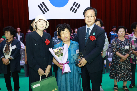 효도대상 시상 및 어르신 위안행사 (76).JPG