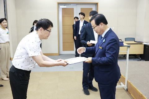 하반기 사령교부 6급이상 (165).JPG