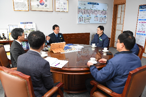 kcc 이웃돕기 성금 전달식 (4).JPG