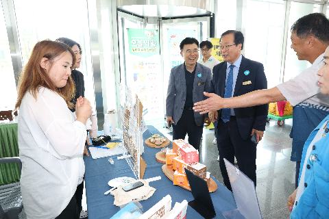자활생산품 시군 순회장터 격려 (10).JPG