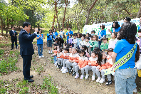 국공립 어린이집 기부금 전달식 및 걷기행사 (65).JPG