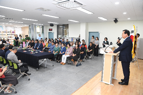 새마을회관 작은 도서관 개관식 (8).JPG