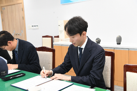 아동청소년 부모빛 대물림 방지 법률지원 협약식 (13).JPG