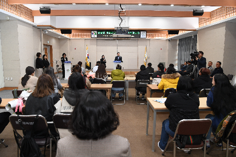 공공형 계절근로자 입국 환영행사 (12).JPG