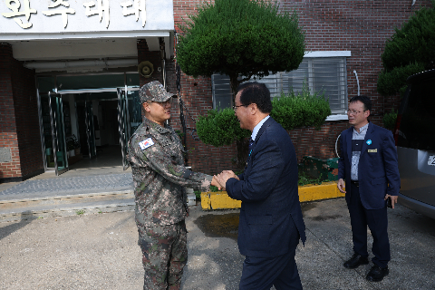 추석맞이 군부대 및 사회복지시설 방문 (27).JPG