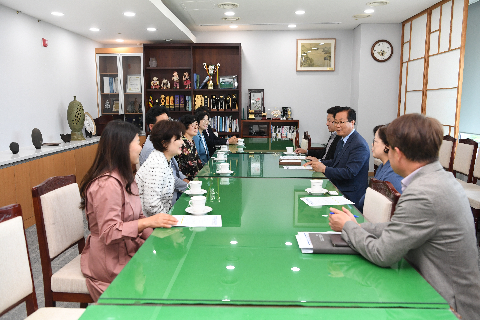 대륜산업 후원물품 전달식 (1).JPG