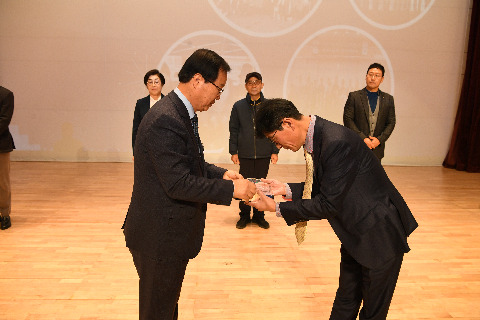 직원월례회 (35).JPG