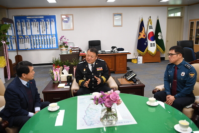 완주경찰서자동심장충격기전달(6).JPG