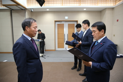 인사발령임용장교부(1).JPG