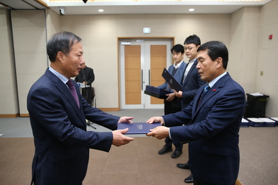 인사발령임용장교부(2).JPG