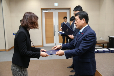 인사발령임용장교부(44).JPG