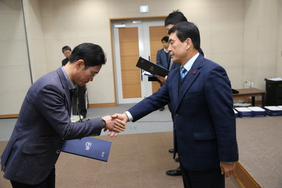 인사발령임용장교부(60).JPG