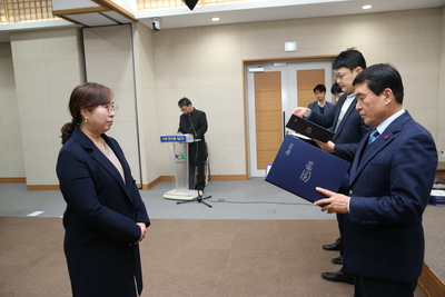 인사발령임용장교부(69).JPG