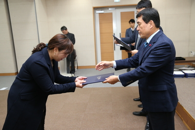 인사발령임용장교부(71).JPG