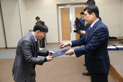 인사발령임용장교부(74).JPG