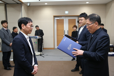 인사발령임용장교부2(4).JPG