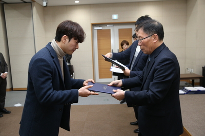 인사발령임용장교부2(99).JPG