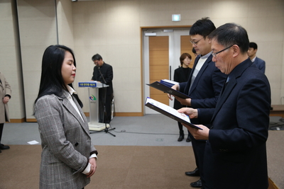 인사발령임용장교부2(110).JPG