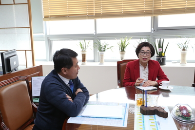 한국여성경제인협회후원물품전달식(4).JPG