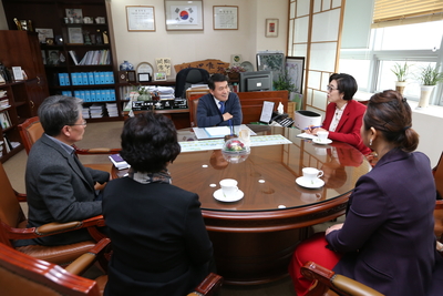 한국여성경제인협회후원물품전달식(5).JPG