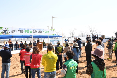 제74회식목일나무심기행사(6).JPG
