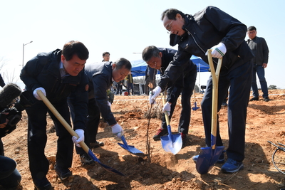 제74회식목일나무심기행사(16).JPG