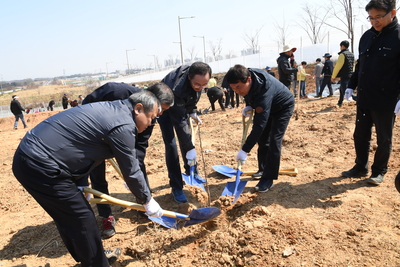 제74회식목일나무심기행사(29).JPG