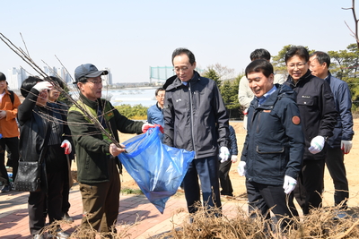 제74회식목일나무심기행사(33).JPG