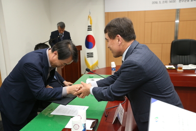 남북교류협력위원회위촉식(14).JPG