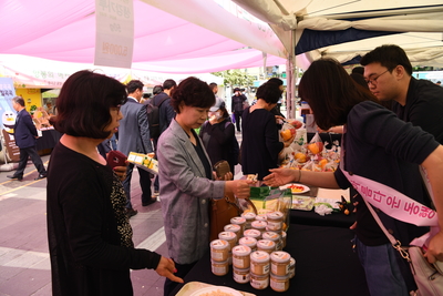 완주군-칠곡군청계천농특산물직거래장터(14).JPG