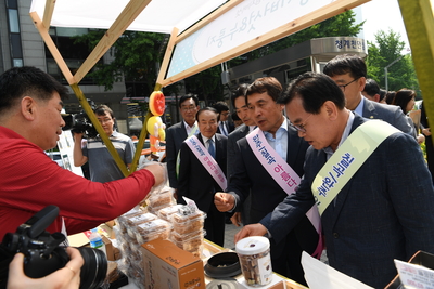 완주군-칠곡군청계천농특산물직거래장터(104).JPG