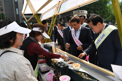 완주군-칠곡군청계천농특산물직거래장터(107).JPG
