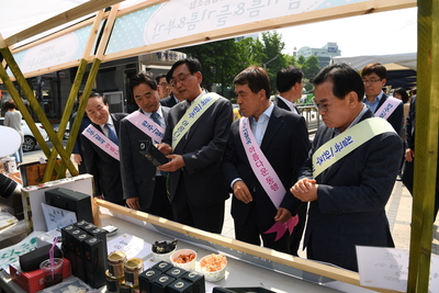 완주군-칠곡군청계천농특산물직거래장터(111).JPG