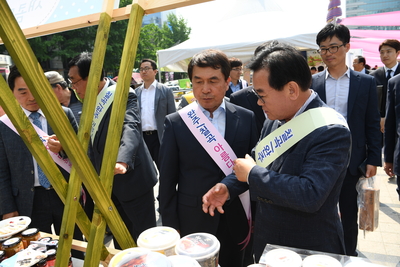 완주군-칠곡군청계천농특산물직거래장터(114).JPG