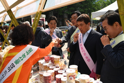 완주군-칠곡군청계천농특산물직거래장터(121).JPG