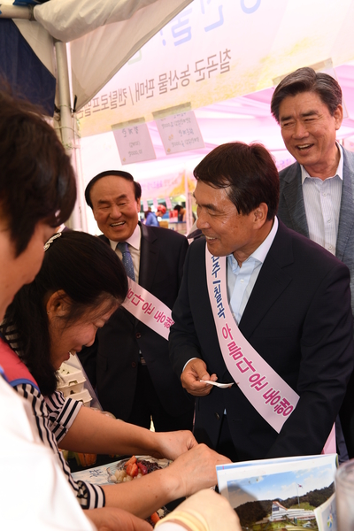 완주군-칠곡군청계천농특산물직거래장터(159).JPG