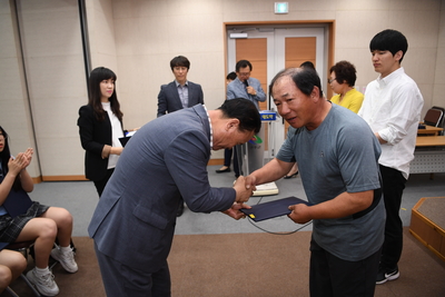 애향장학금수여식(97).JPG