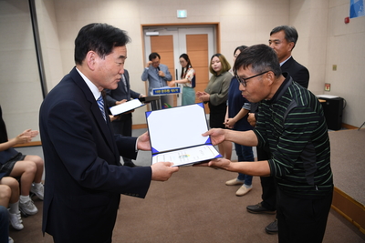 애향장학금수여식(119).JPG