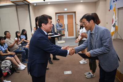 애향장학금수여식(140).JPG